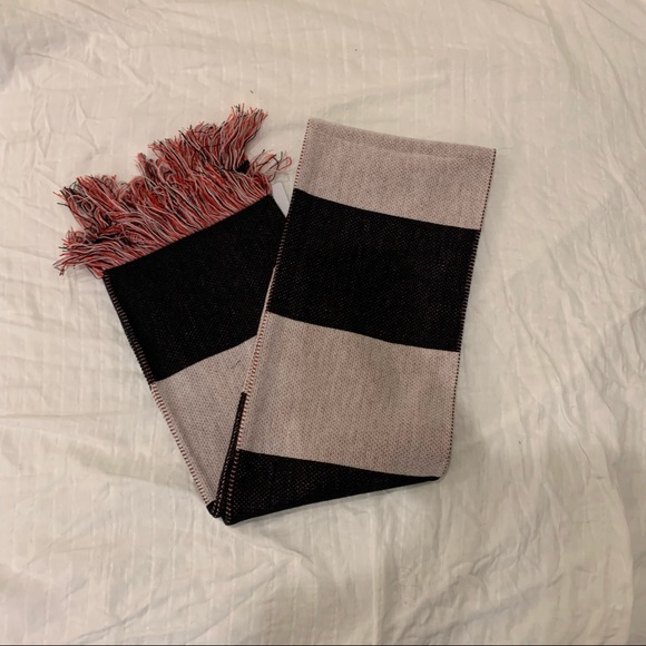 Marc Jacobs (Bookmarc) X House of Holland scarf: “Book F-cking Marc” - Picture 4 of 7